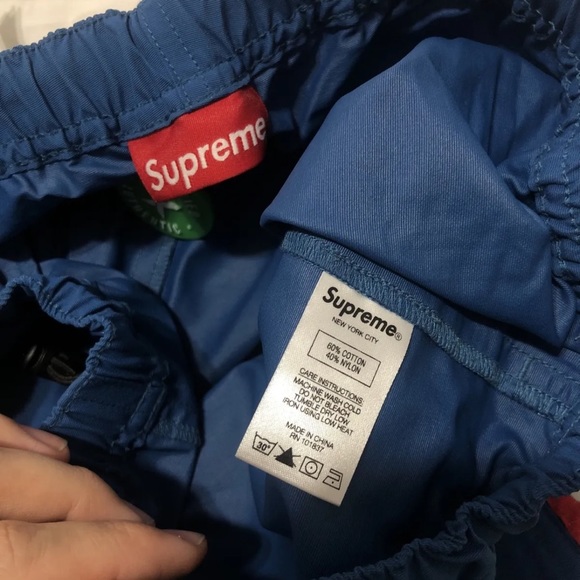 Supreme - Picture 4 of 10